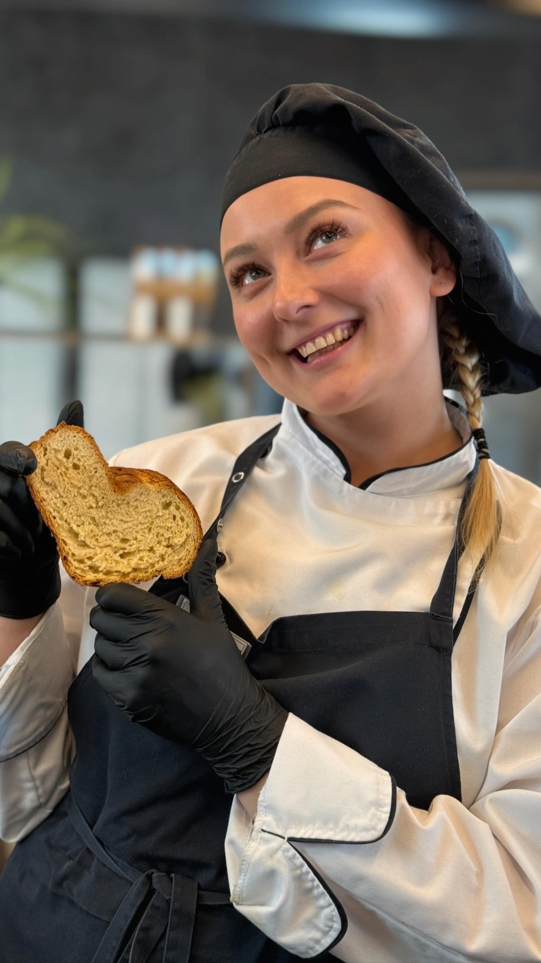 Mari — Köchin und Konditorin im Atelier